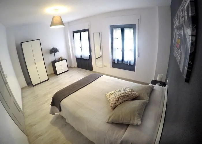 Apartamento Calle Cristo de la Yedra con Parking